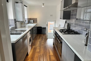 6 bed house, Helmsley Road, Sandyford, Newcastle, NE21DL - Image 1